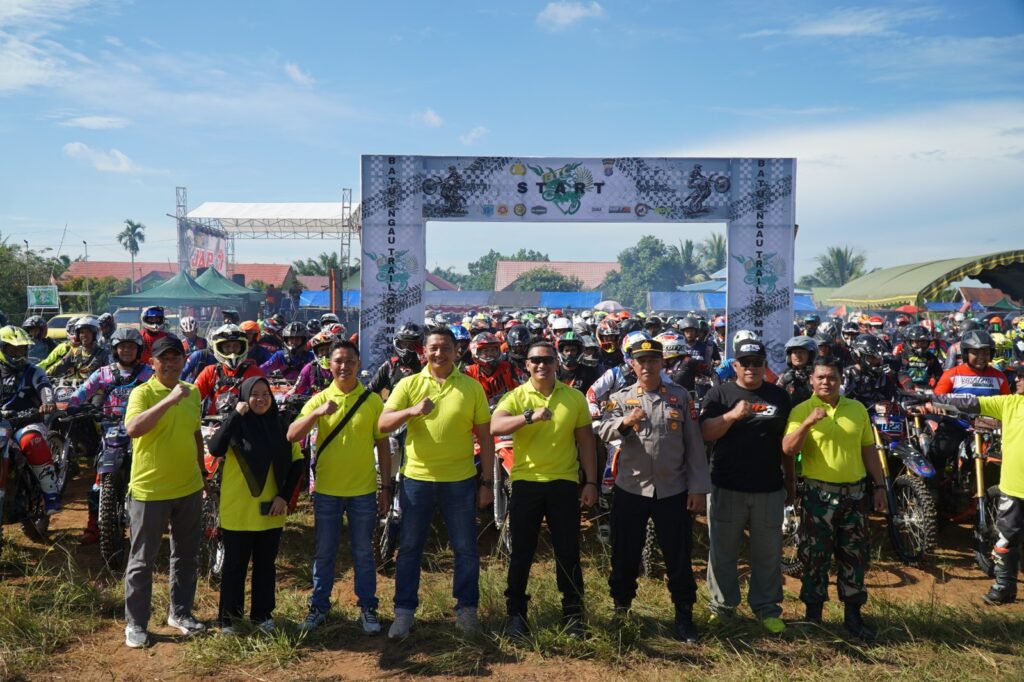 Meriahkan Hari Bhayangkara ke-79, 500 Peserta Lintas Daerah Taklukkan Medan Ekstrem di ‘Jelajah Alam Petangis’ Edisi Ketiga WhatsApp Image 2025 06 22 at 11.59.31