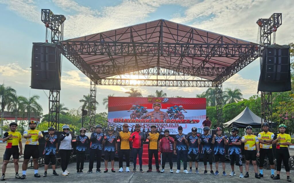 Meriahkan Hari Bhayangkara ke-79, Ratusan Peserta Gowes Ramaikan Taman Kota Raja Tenggarong WhatsApp Image 2025 06 30 at 09.23.28