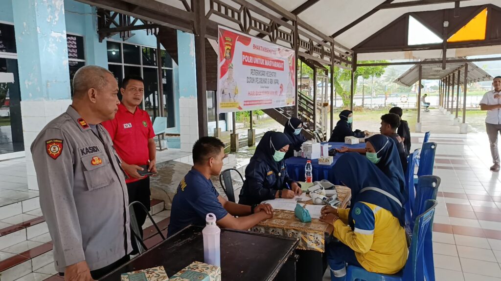Sambut Hari Bhayangkara ke-79, Polsek Pelabuhan Samarinda Gelar Bakti Kesehatan Gratis WhatsApp Image 2025 07 01 at 10.52.43