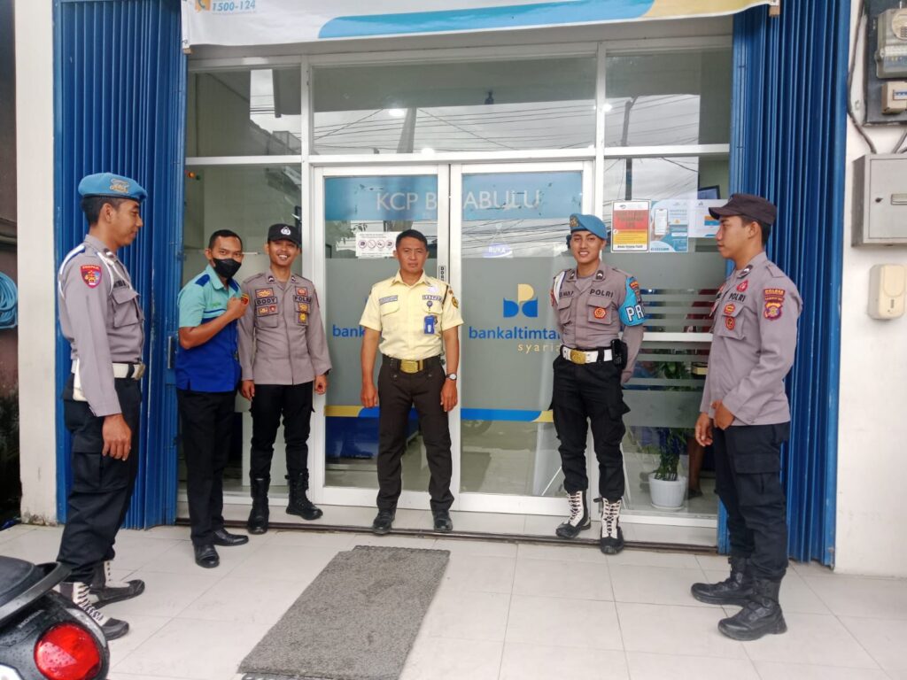 Melalui Patroli Dialogis Langsung dengan Masyarakat, Polsek Babulu Jaga Stabilitas Keamanan WhatsApp Image 2025 07 01 at 11.20.09