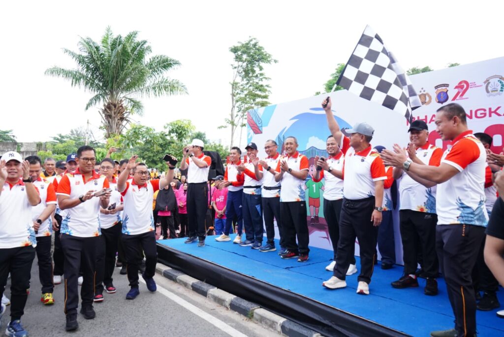 Semarak Jalan Santai Hari Bhayangkara ke-79, Kapolda Kaltim Resmikan SPPG dan Tutup Turnamen Bola Kapolda Cup 2025 WhatsApp Image 2025 07 05 at 12.00.11