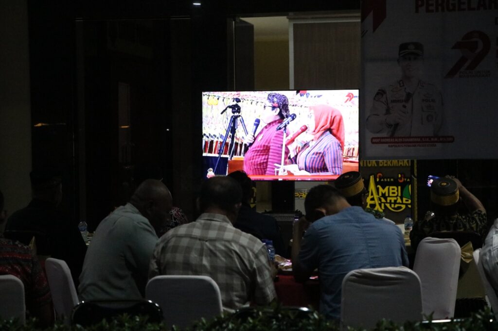Pererat Hubungan dengan Masyarakat, Polres PPU Gelar Nobar Wayang Kulit “Amartha Binangun” WhatsApp Image 2025 07 05 at 13.10.37