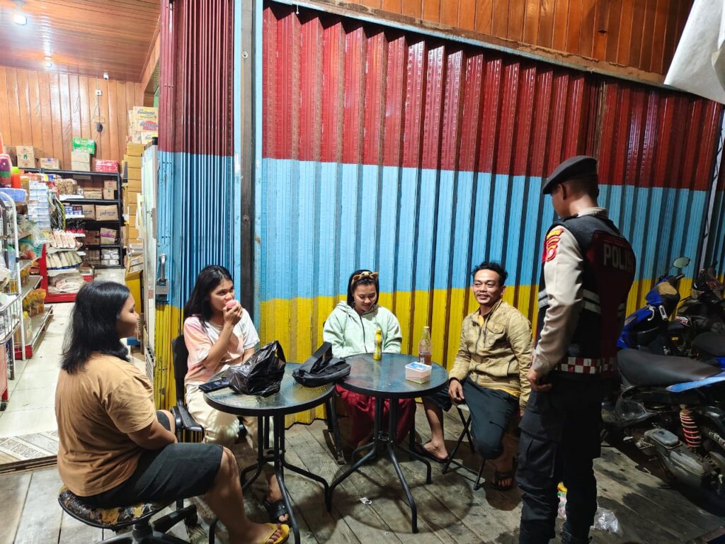 Jaga Sitkamtibmas Agar Selalu Kondusif, Sat Samapta Polres Mahulu Lakukan Patroli Dialogis Langsung WhatsApp Image 2025 07 08 at 09.53.30