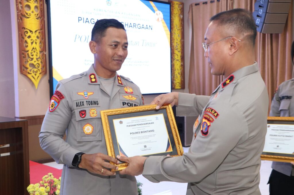 Polres Bontang Raih Peringkat 3 Kinerja Anggaran Terbaik Tingkat Polda Kaltim WhatsApp Image 2025 07 09 at 11.36.11