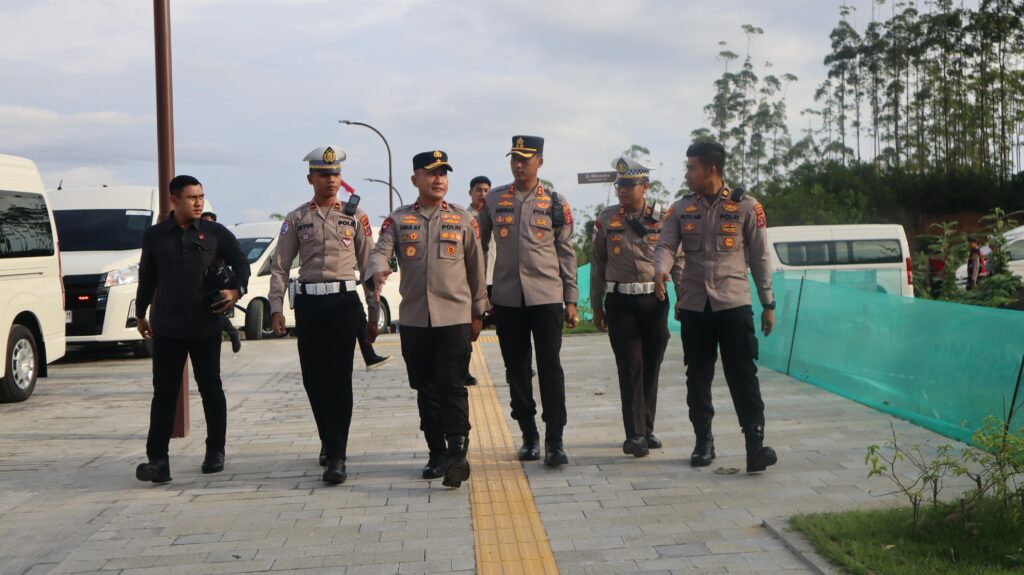 Wakapolda Kaltim Hadiri Penanaman Pohon Bersama Ibu Wakil Presiden RI di Ibu Kota Nusantara WhatsApp Image 2025 07 10 at 11.54.04 e53e72c4