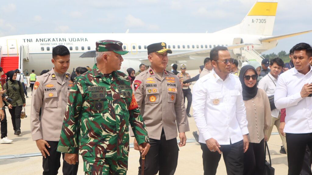 Kunjungan Ibu Wakil Presiden RI ke IKN Berlangsung Aman, Polda Kaltim Pastikan Pengamanan VVIP Maksimal WhatsApp Image 2025 07 10 at 14.01.09 79457b50