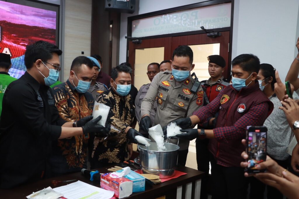 Satresnarkoba Polres Berau Musnahkan Hampir 2 Kilogram Narkotika dari Belasan Kasus WhatsApp Image 2025 07 10 at 14.36.44 60e8ca67