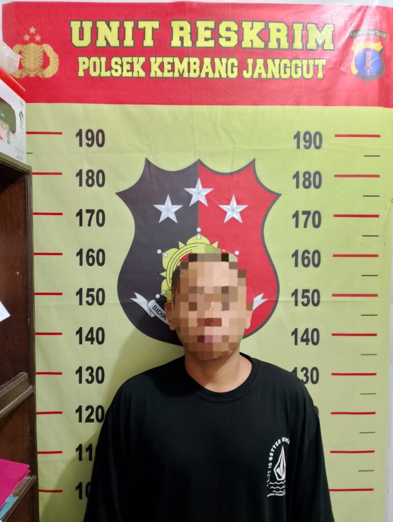 Polsek Kembang Janggut Bekuk Pelaku Pencurian Genset di Kantor KUA WhatsApp Image 2025 07 13 at 10.45.05 8851528e