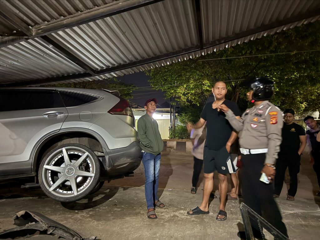 Respons Cepat Polsek Sungai Kunjang Tangani Laka Lantas di Jalan Jakarta Samarinda WhatsApp Image 2025 07 14 at 11.32.37 f19204bf