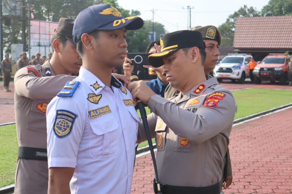 Polres Kukar Gelar Apel Pasukan Operasi Patuh Mahakam 2025 Siap Tingkatkan Kesadaran Lalu Lintas WhatsApp Image 2025 07 16 at 12.13.10