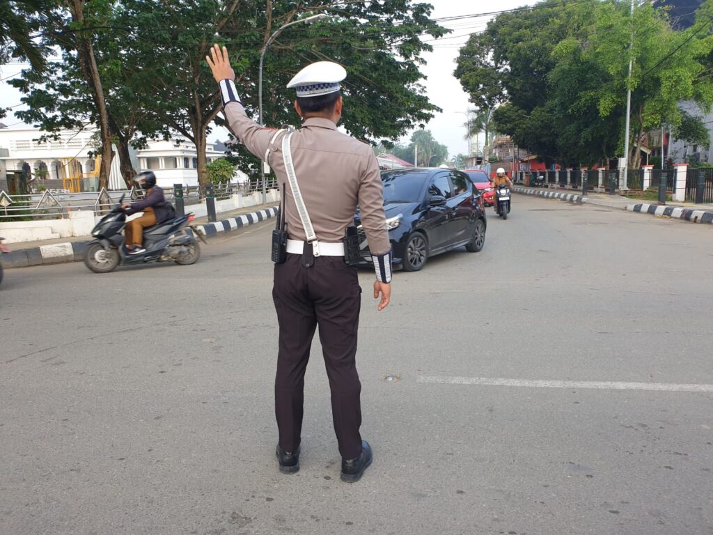 Ops.Patuh Mahakam 2025, Sat Lantas Polres Kukar Intensifkan Pengaturan Lalu Lintas WhatsApp Image 2025 07 17 at 12.15.16