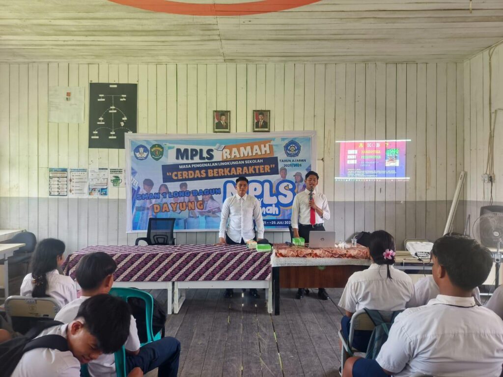 Masa MPLS pada Lingkungan Sekolah, Sat Resnarkoba Polres Mahulu Berikan Edukasi Bahaya Narkoba dan Kekerasan di SMAN 1 Long Bagun WhatsApp Image 2025 07 21 at 13.46.21