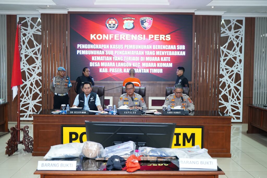 Polda Kaltim Ungkap Kasus Pembunuhan di Muara Komam, Satu Korban Meninggal dan Satu Luka Berat WhatsApp Image 2025 07 22 at 12.07.06 f56bfec8