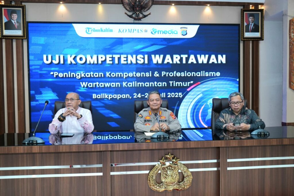 Tingkatkan Profesionalisme Pers, Polda Kaltim Gelar Uji Kompetensi Wartawan WhatsApp Image 2025 07 25 at 10.13.37