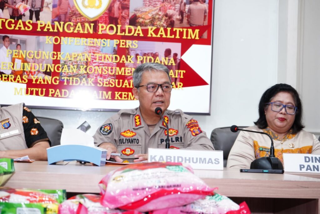 Gelar Konferensi Pers, Polda Kaltim Sampaikan Pengungkapan Kasus Temuan Peredaran Beras Tidak Sesuai Mutu WhatsApp Image 2025 07 25 at 17.05.35
