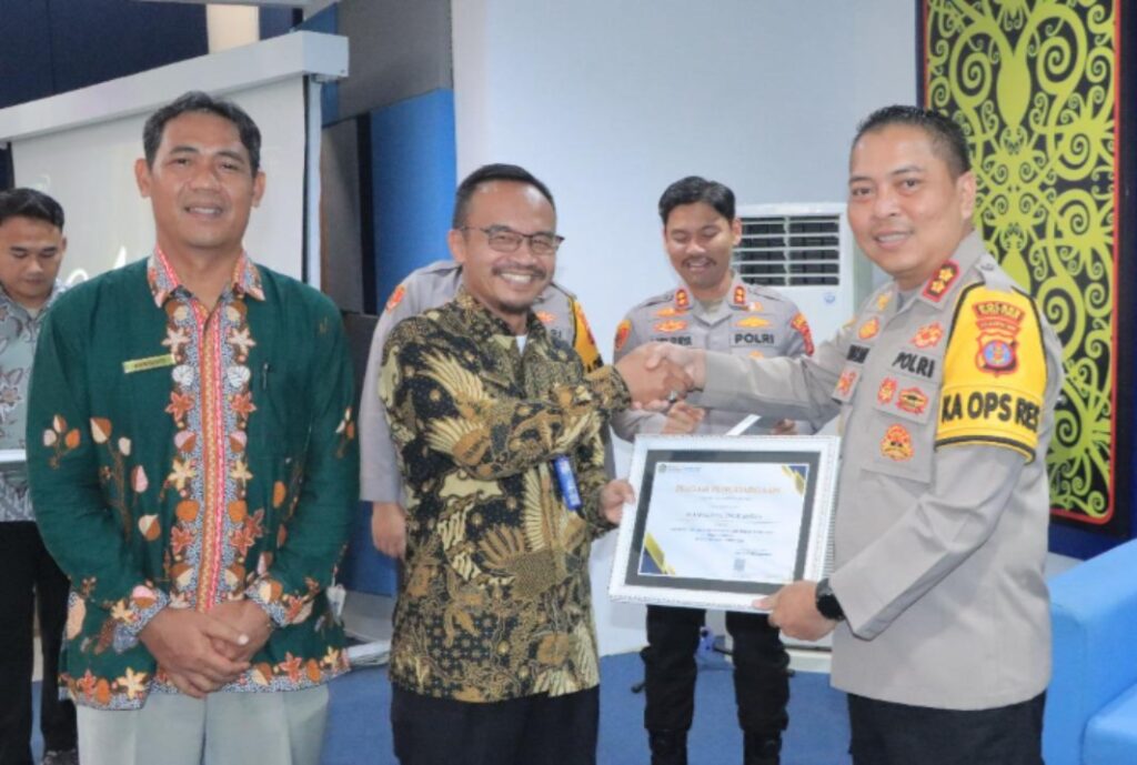 Wujud dari Transparansi Anggaran, Polres Kutim Raih Penghargaan Tertinggi IKPA Sempurna dari KPPN Samarinda WhatsApp Image 2025 07 29 at 13.13.13