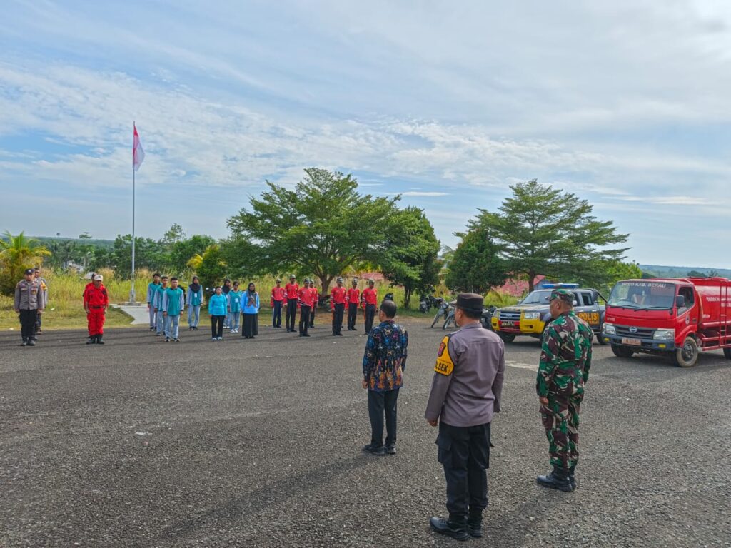 Pimpin Apel Gabungan Guna Cegah Karhutla, Kapolsek Tabalar Tegaskan Larangan Buka Lahan dengan Cara Dibakar WhatsApp Image 2025 08 02 at 10.47.01