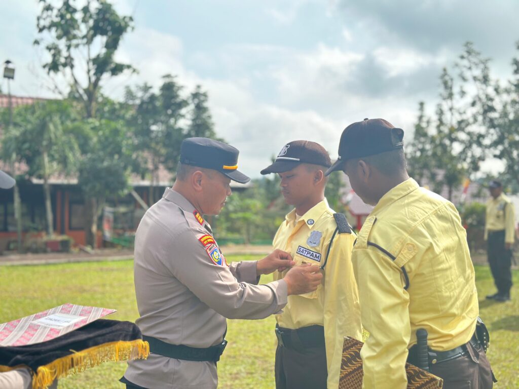 Polres Kukar Resmi Tutup Diksar Satpam Gada Pratama Angkatan LI, Dorong Profesionalisme Pengamanan Swakarsa WhatsApp Image 2025 08 03 at 08.00.04 17c70b48
