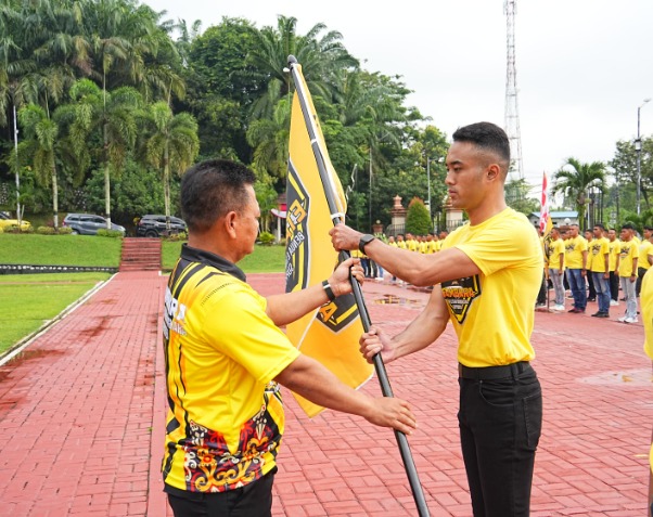 Dukung Serta Ramaikan Pentas Sepak Bola Nasional, Kapolda Kaltim Kukuhkan Komunitas Supporter “Etam Bhara” Bhayangkara Lampung Presisi FC WhatsApp Image 2025 08 06 at 13.28.02