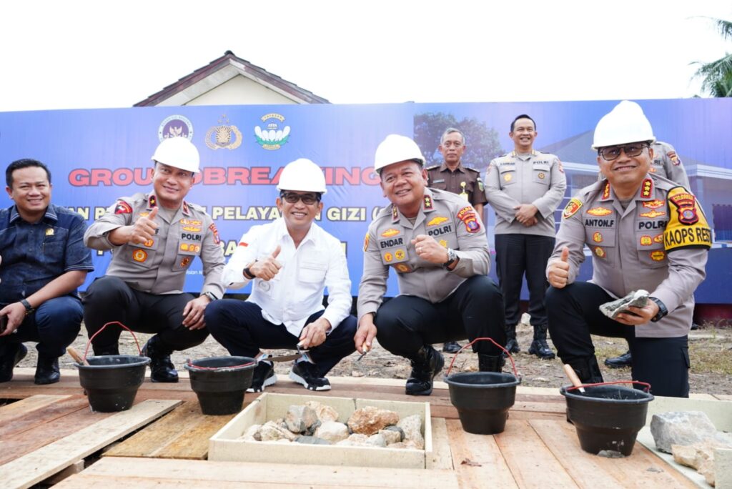 Menyongsong Generasi Emas 2045, Kapolda Kaltim Resmi Groundbreaking Pembangunan SPPG di Polresta Balikpapan WhatsApp Image 2025 08 07 at 11.46.48 80744da3