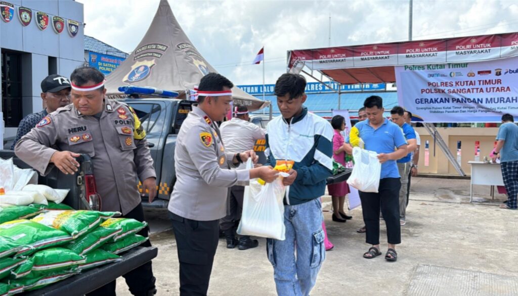 Gelar Program GPM, Polsek Sangatta Distribusikan 100 Paket Sembako Murah kepada Masyarakat WhatsApp Image 2025 08 10 at 04.06.58
