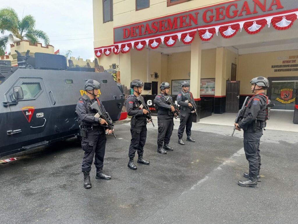 Pastikan Berjalan Aman dan Kondusif, Sat Brimob Polda Kaltim Lakukan Pengamanan Secara Ketat Rakorwil PKB di Balikpapan WhatsApp Image 2025 08 10 at 04.11.49