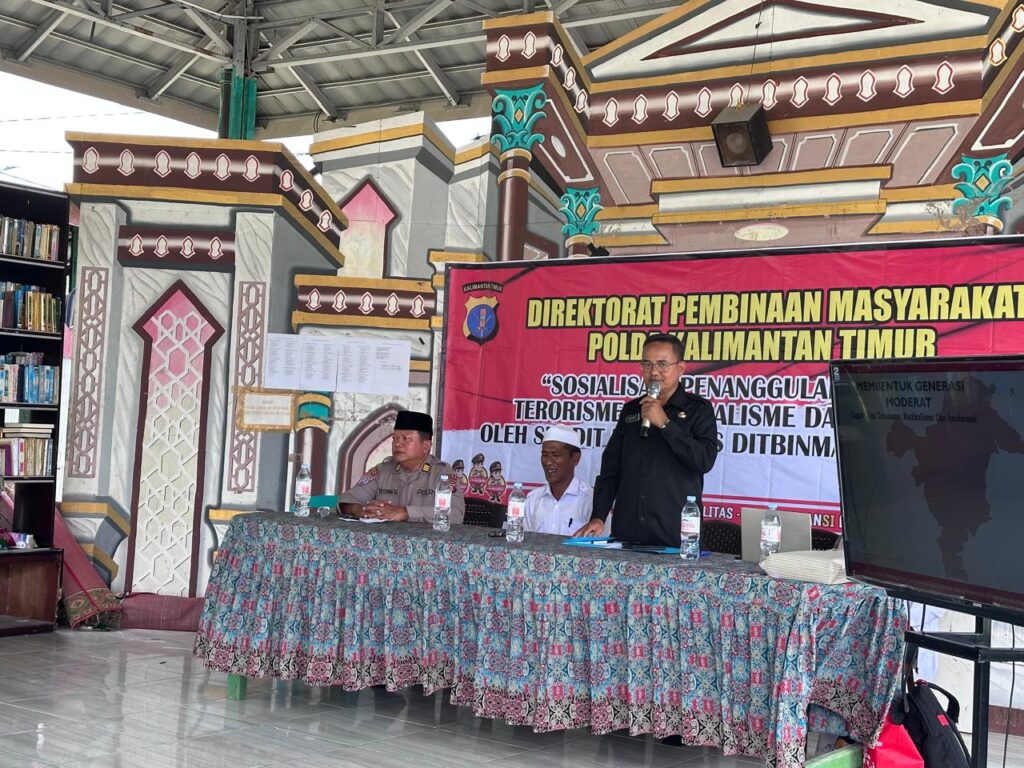 Polda Kaltim Sosialisasikan Pencegahan Radikalisme, Terorisme, dan Intoleransi di Ponpes Al-Arsyadi Samboja WhatsApp Image 2025 08 12 at 19.39.57