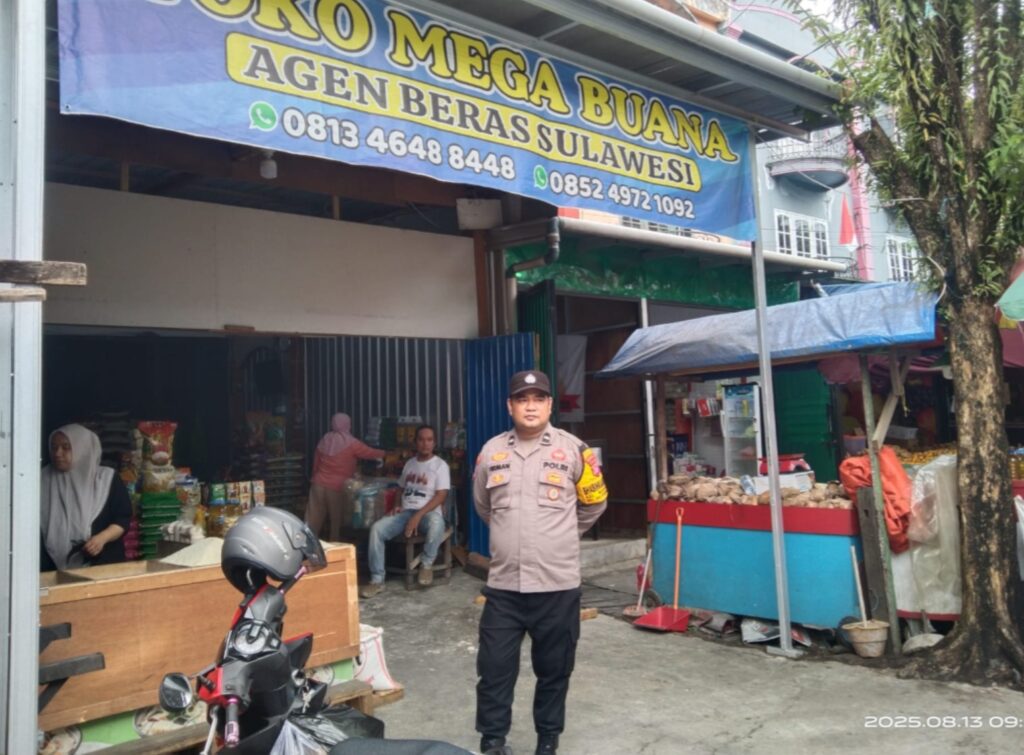 Polsek Balikpapan Barat Pantau Distribusi Beras Murah di Pasar Pandan Sari WhatsApp Image 2025 08 14 at 12.16.32