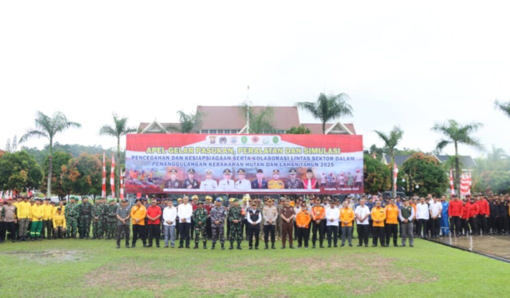 Gelar Apel Kesiapan Pasukan, Polres Kutim bersama Stakeholder Terkait Siagakan Personel Gabungan Hadapi Ancaman Karhutla 2025 WhatsApp Image 2025 08 14 at 12.16.47