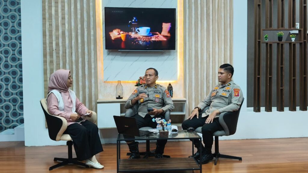 Melalui Talkshow ‘Ngopi’ BTV, Polda Kaltim Terangkan Mengenai Strategi Optimalisasi Kinerja Polri WhatsApp Image 2025 08 14 at 12.25.09
