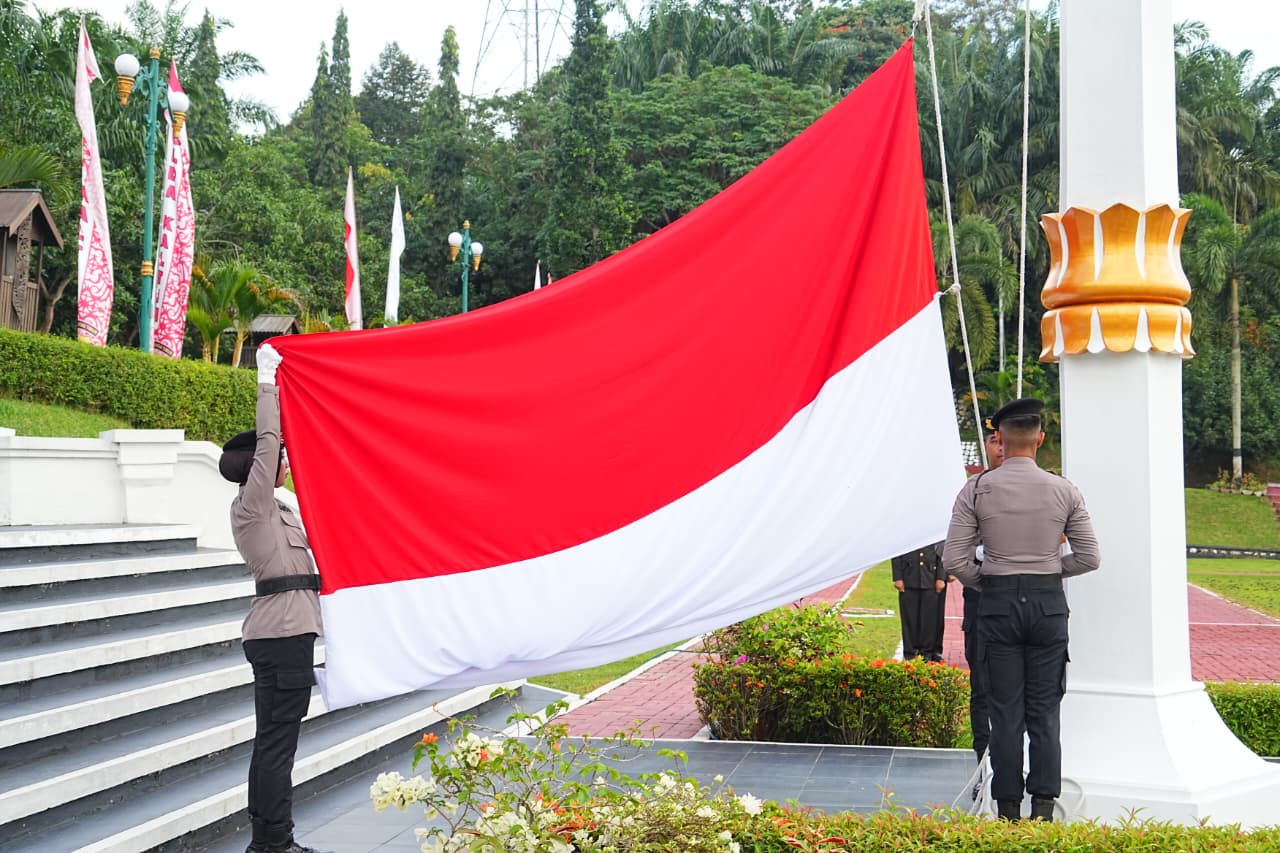 Berjalan Penuh Khidmat, Polda Kaltim Gelar Upacara Peringatan HUT RI ke-80 1 WhatsApp Image 2025 08 17 at 12.49.32