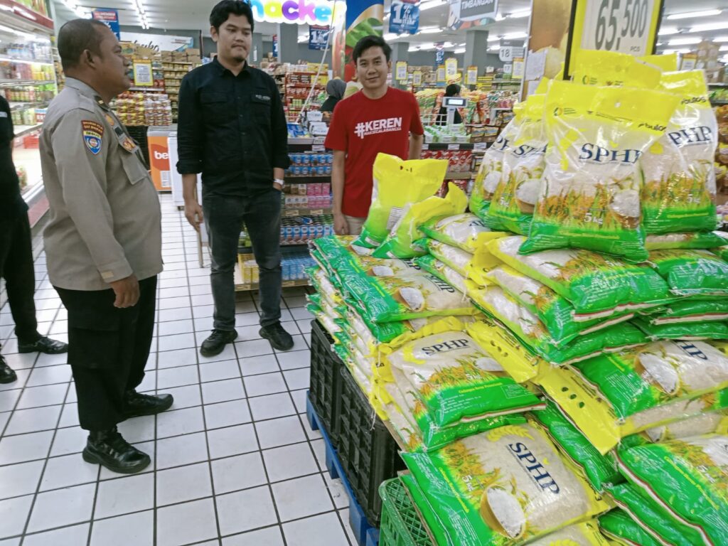 Satgas Pangan Polresta Balikpapan Intensifkan Pemantauan Stok Beras dan Gelar Penyaluran SPHP Murah Jelang HUT RI ke-80 WhatsApp Image 2025 08 19 at 05.46.04 efcc5014