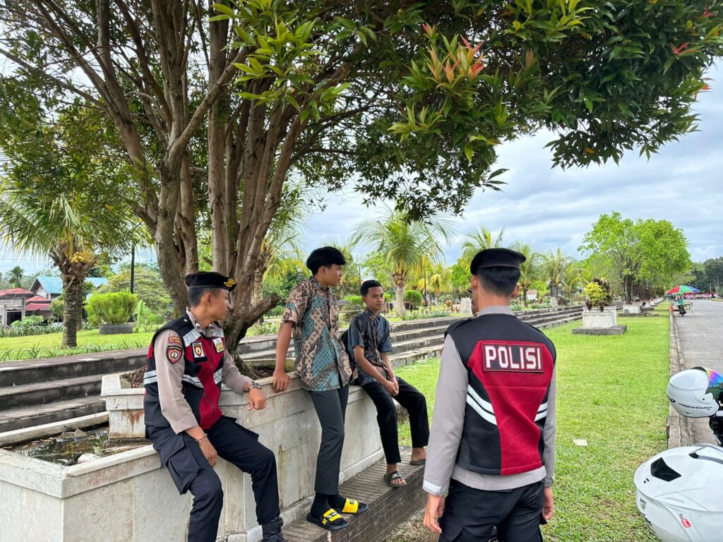 Satsamapta Polres Kutai Barat Intensifkan Patroli Dialogis, Dekatkan Polisi dengan Masyarakat WhatsApp Image 2025 08 19 at 10.43.56 5dcd0ec3