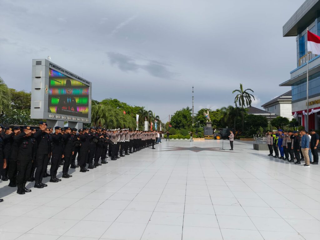 Pastikan Berjalan Aman dan Kondusif, Sat Brimob Polda Kaltim Kawal Aksi Unras Para Driver Ojol di Kantor Gubernur WhatsApp Image 2025 08 21 at 13.42.41