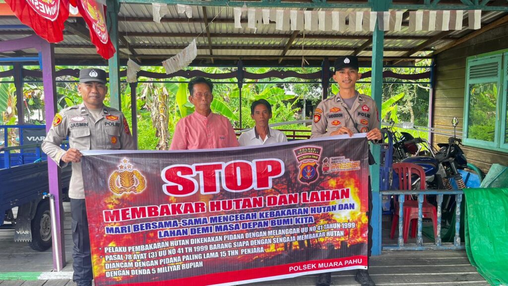 Polsek Muara Pahu Gencarkan Edukasi Pencegahan Karhutla kepada Warga WhatsApp Image 2025 08 22 at 15.04.11