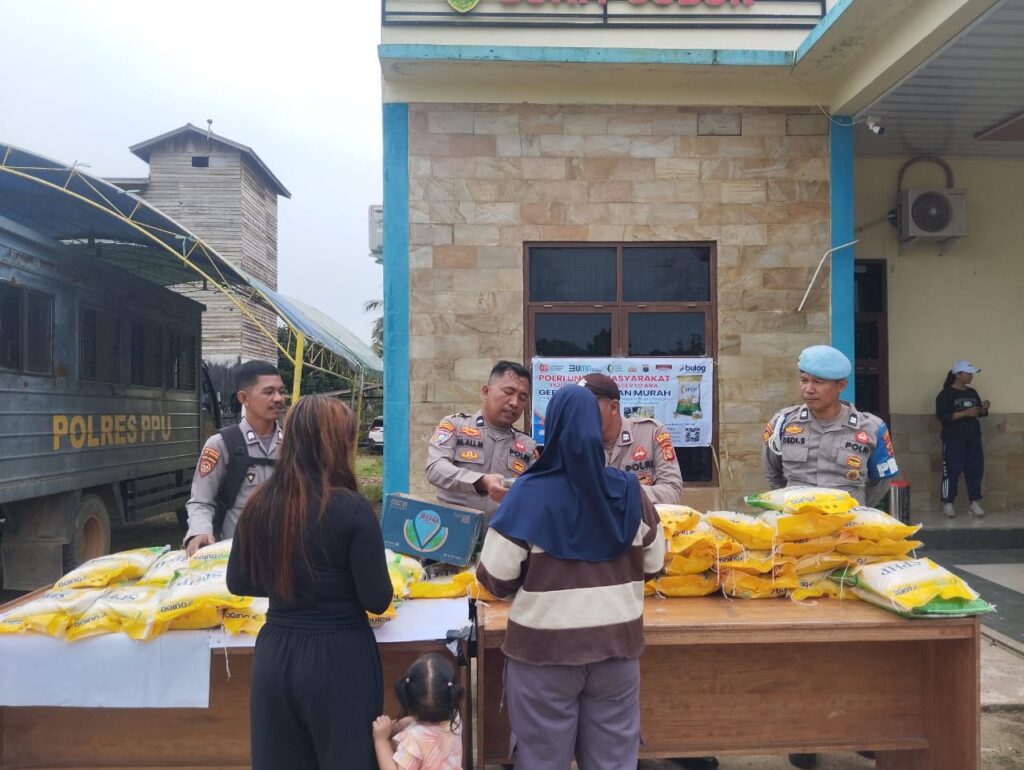 Dukung Stabilitas Pangan, Polres PPU bersama Bulog Gelar ‘Gerakan Pangan Murah’ WhatsApp Image 2025 08 25 at 11.42.39