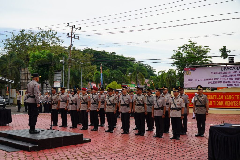 Penyegaran Organisasi, Kapolres Paser Pimpin Upacara Sertijab Pejabat Utama dan Kapolsek Jajaran WhatsApp Image 2025 08 25 at 11.57.49
