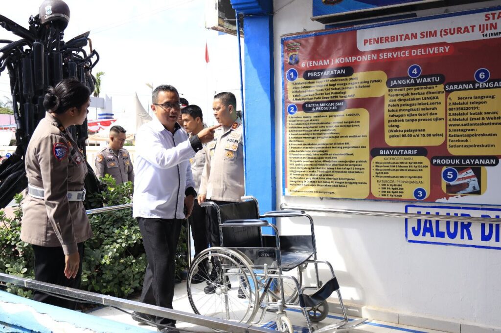 Tim Verlap Mabes Polri Kunjungi Polres Kutim, Evaluasi Kualitas Yanlik Guna Tingkatkan Mutu Pelayanan WhatsApp Image 2025 08 26 at 12.29.53