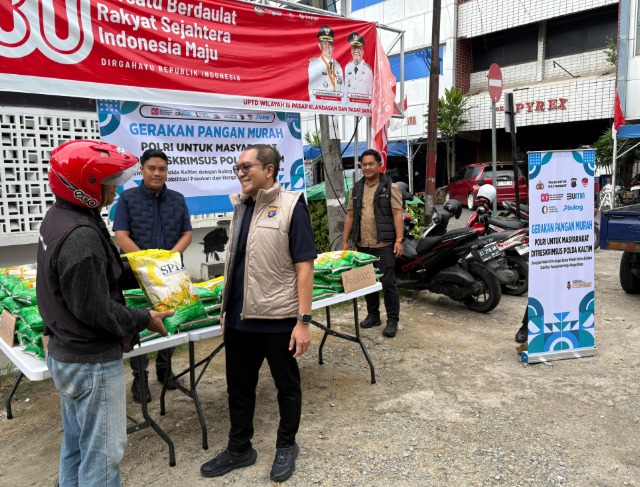 Gelar ‘Gerakan Pangan Murah’, Polda Kaltim Bantu Distribusi Beras SPHP Sekaligus Pantau Harga Bapokting di Balikpapan WhatsApp Image 2025 08 29 at 12.58.30