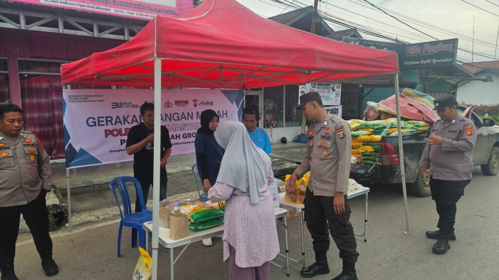 Polres Paser dan Bulog Gelar Pasar Murah, Warga Antusias Dapatkan Sembako Terjangkau WhatsApp Image 2025 08 31 at 11.51.19 cc7eea78