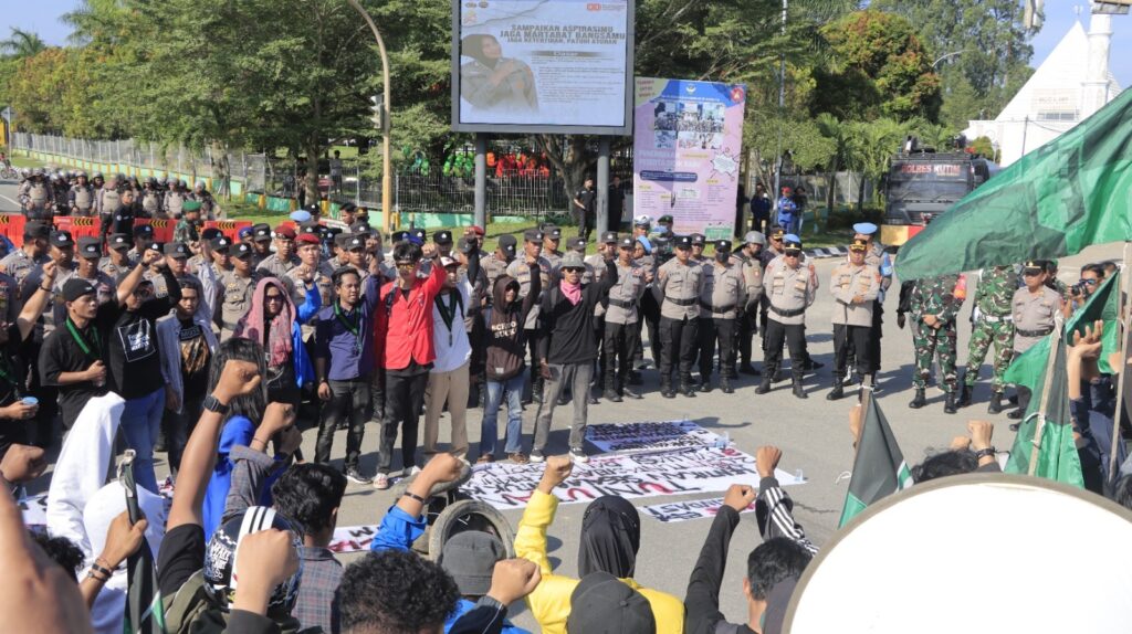 Pendekatan Secara Humanis, Polres Kutim Sukses Jaga Aksi Unjuk Rasa Tetap Kondusif dan Tertib WhatsApp Image 2025 09 02 at 11.58.34