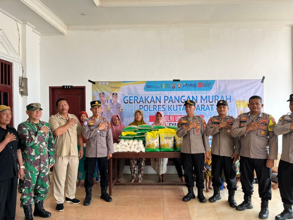 ‘Gerakan Pangan Murah’, Polsek Barong Tongkok Bantu Distribusikan Sembako Murah Untuk Masyarakat WhatsApp Image 2025 09 02 at 12.26.32