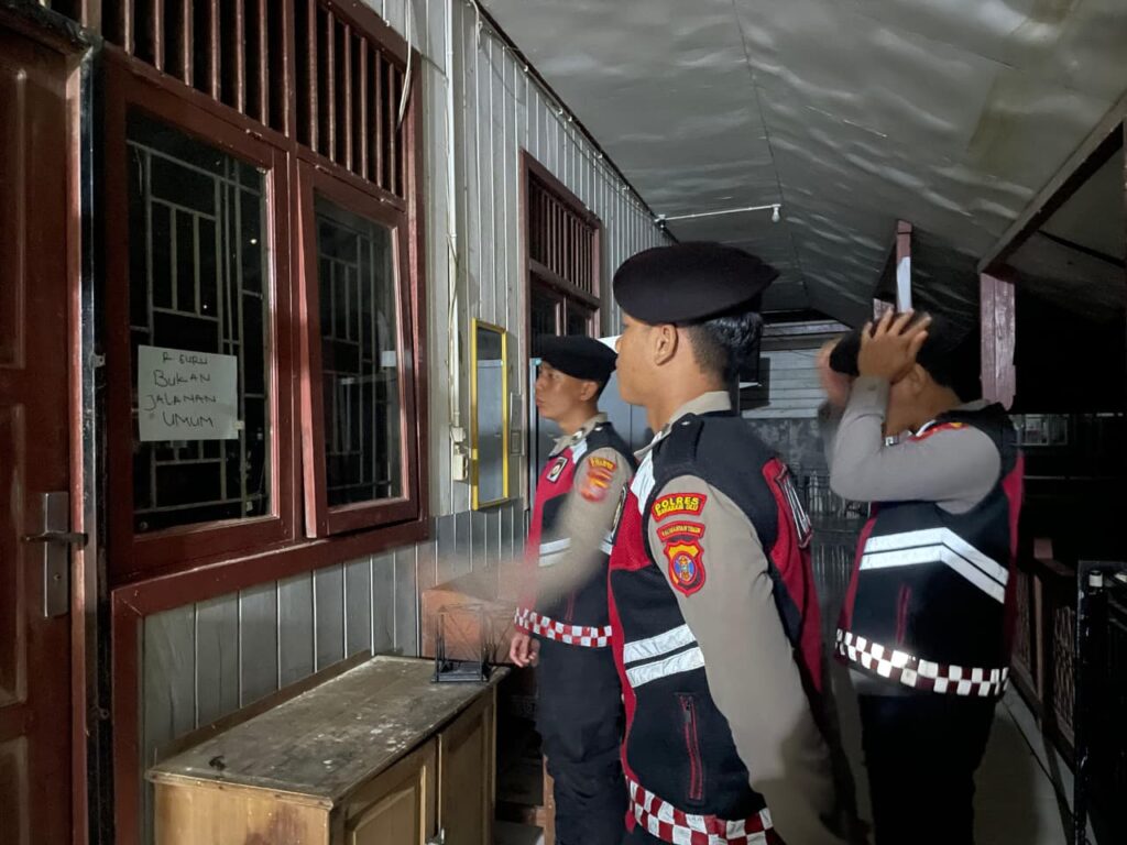 Jaga Sitkamtibmas Agar Tetap Aman, Sat Samapta Polres Mahakam Ulu Intensifkan Patroli Dialogis WhatsApp Image 2025 09 07 at 10.02.02