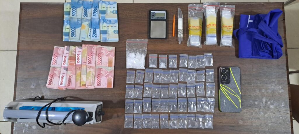 Satresnarkoba Polres Kukar Ringkus Tiga Pelaku, 46,53 Gram Sabu Diamankan WhatsApp Image 2025 09 09 at 05.04.33 72da5516
