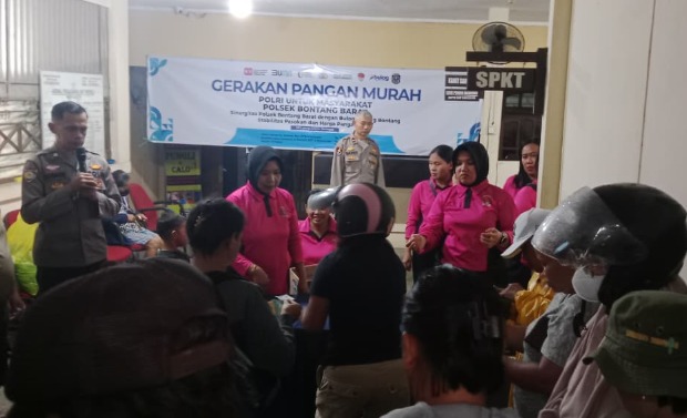 Polsek Bontang Barat Gelar ‘Gerakan Pangan Murah’, Dipadati oleh Masyarakat Secara Antusias Untuk Dapatkan Sembako Harga Terjangkau WhatsApp Image 2025 09 11 at 14.15.42