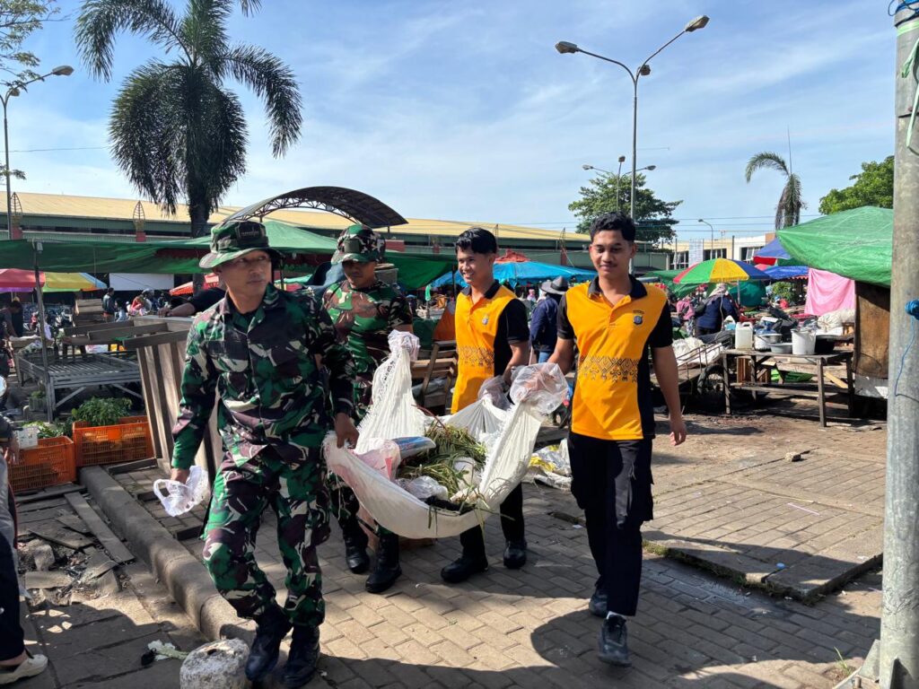 Sinergi dalam Menyambut HUT TNI ke-80, Polres Berau Ikuti Aksi Bersih-Bersih Lingkungan pada Bakti Teritorial Prima WhatsApp Image 2025 09 14 at 12.33.06