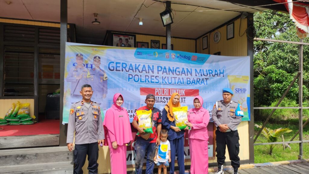 Disambut Antusias oleh Masyarakat, Polsek Penyinggahan Gelar Bazar Sembako Murah WhatsApp Image 2025 09 19 at 10.12.30