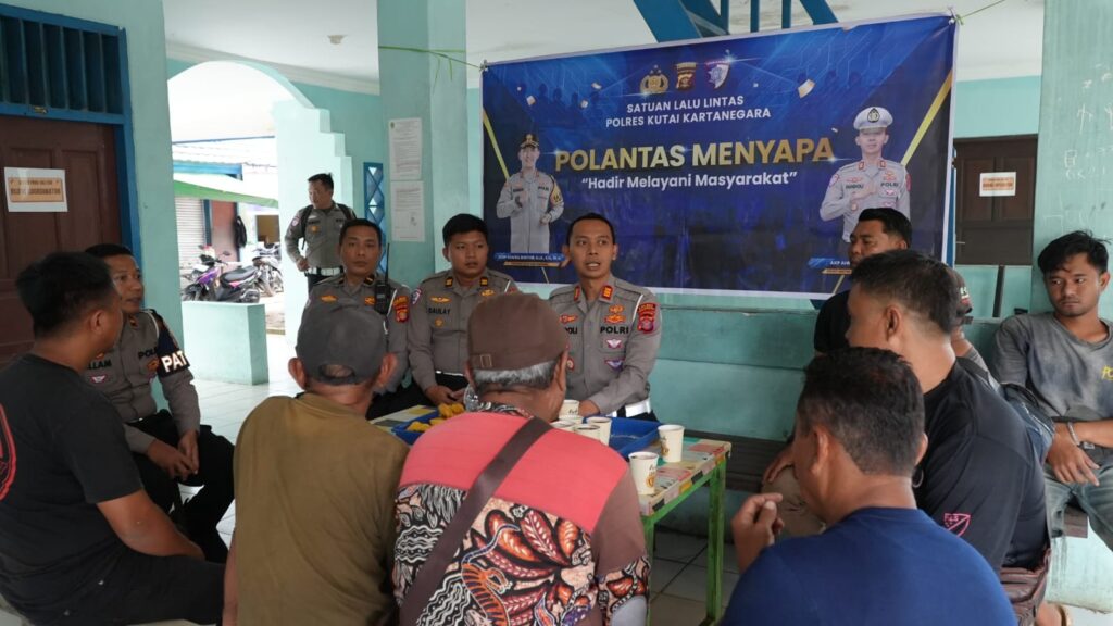 Polantas Kukar Rangkul Sopir Truk, Ajak Tertib Berlalu Lintas Lewat Dialog Humanis WhatsApp Image 2025 09 20 at 06.32.46 abd284d4