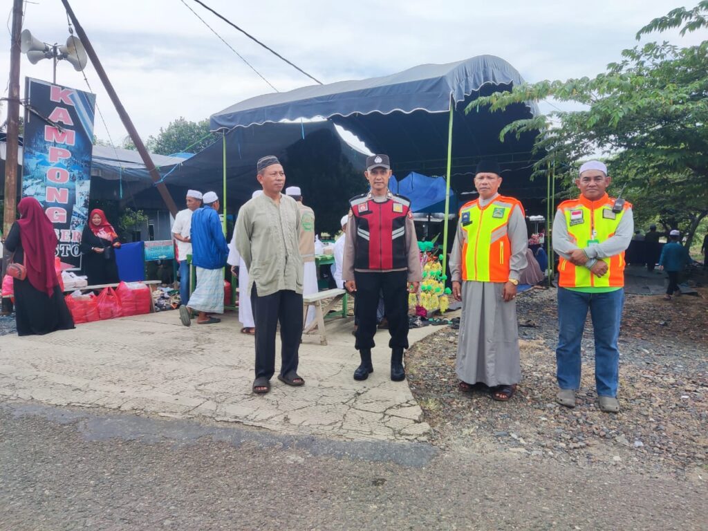 Pastikan Berjalan Aman dan Lancar, Polsek Kuaro Lakukan Pengamanan Tabligh Akbar Maulid Nabi Muhammad SAW WhatsApp Image 2025 09 22 at 13.56.45