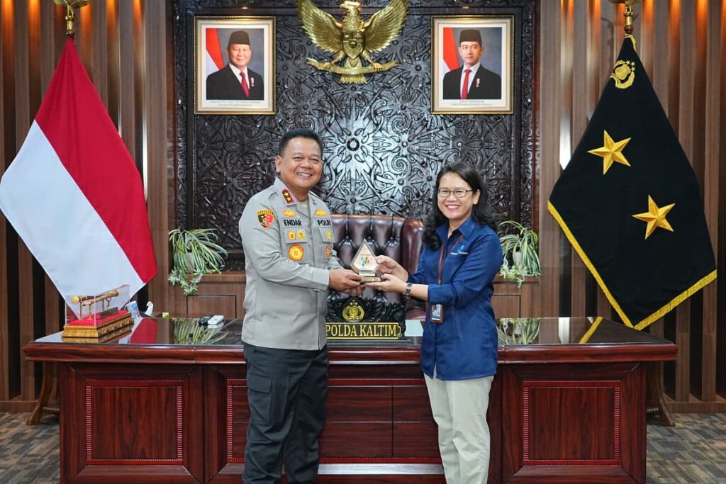 Perkuat Sinergi Antar Lembaga, Kapolda Kaltim Terima Audiensi Kepala BPS Provinsi Kaltim WhatsApp Image 2025 09 23 at 10.20.25